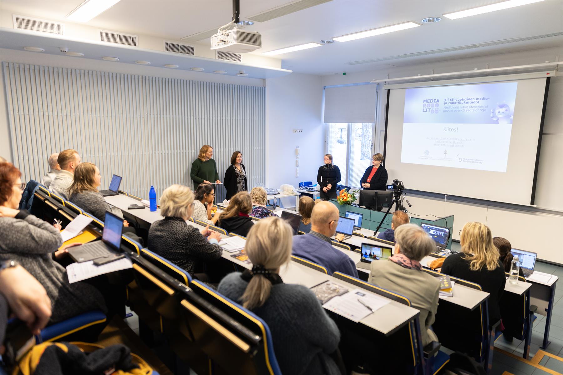 TUTKIMUSAGENDALLA_SENIORIT_05.JPG